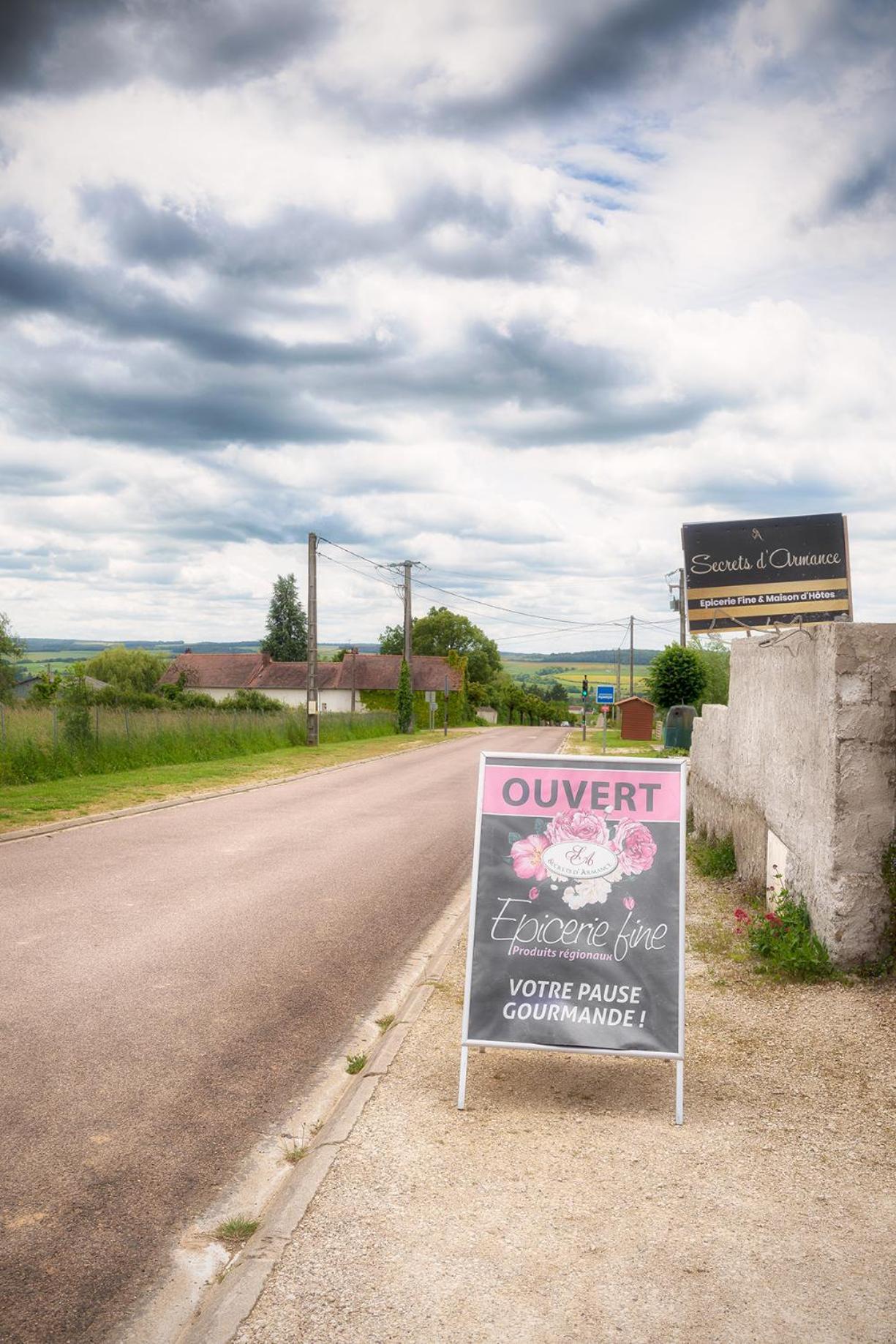 Gite De Charme, Grand Confort Marolles-sous-Lignieres Esterno foto